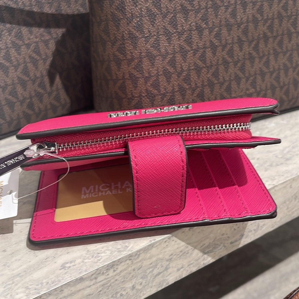 Michael Kors Medium Saffiano Leather Bifold Wallet
Dragonfruit 
NWT - Picture 6 of 16